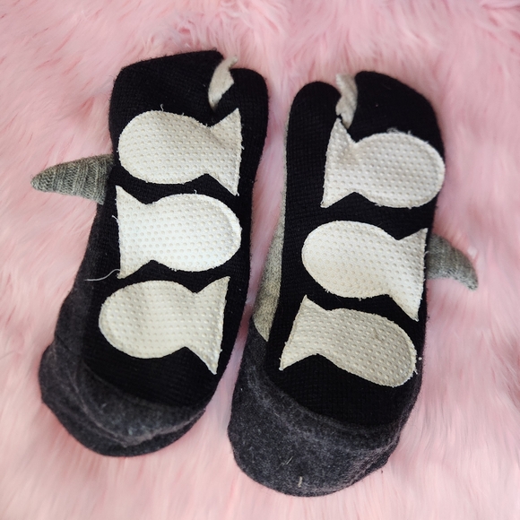 Funny Shark Bite Slippers 100% Wool Grippers Bottom Size 7 Womens - Picture 3 of 3